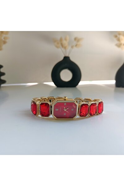 COLESİUM Kırmızı Sekizgen SW Taşlı Trend Kadın Kol Saati Ve Kalpli Y Kolye