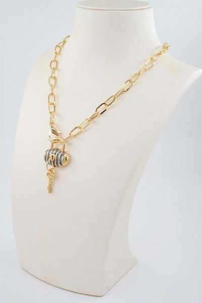 By Zeyna Aksesuar Women's Special Design Bag and Lock Figured Enamel Necklace