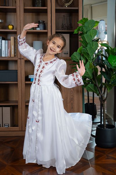 ddaniela D' Daniela - Mariam Embroidered White Jalabiya Abaya with Tie-Up Belt and Sleeves -for Girl