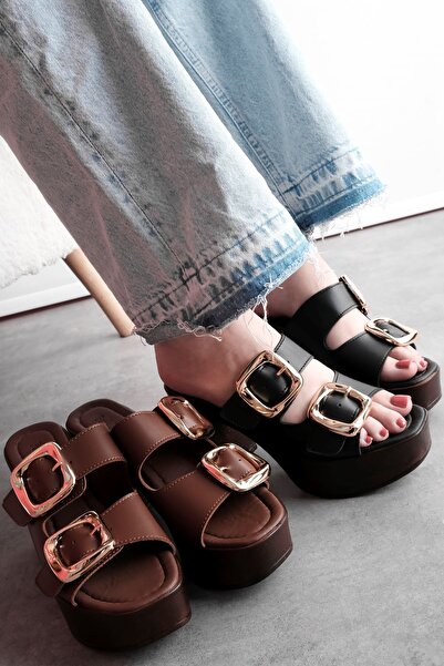 Lal Shoes & Bags Papuci de damă Lora cu curea dublă și detaliu cu cataramă mare cu toc gros-maro