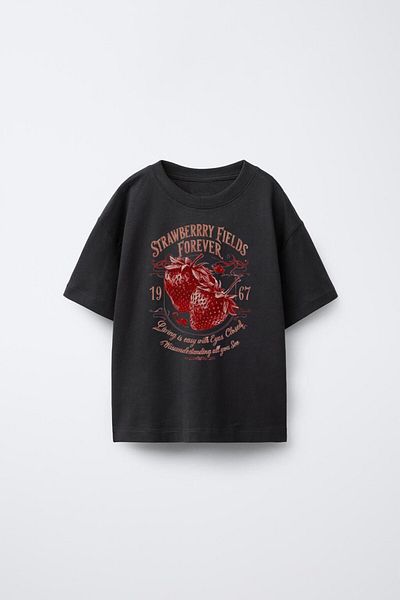 The Champ Clothing Детска черна тениска с щампа "Ягодови полета", 100% памук, удобна кройка, къс ръкав