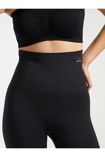 MUNNS AND MARS By Styli Seamless High Rise Shapewear Shorts