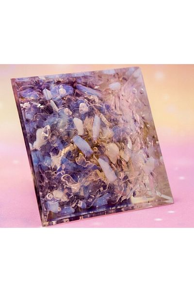 BLA BLA FOAM Orgonite Pyramid with Amethyst, Copper, and Violet Tree of Life – Light, Harmony, and Inner Wisdom