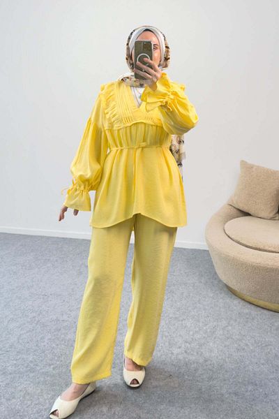 Hatun Atila Ruffle Neckline Smocked Blouse and Tube Leg Pants Two-Piece Set 8862 - Yellow