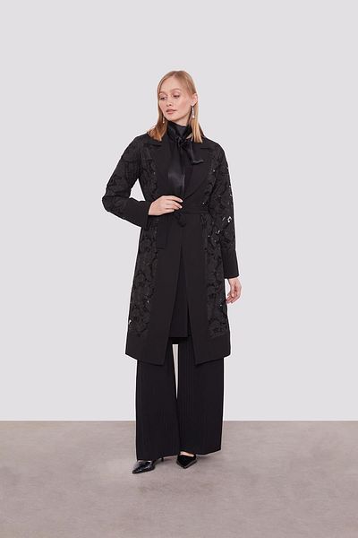 Levidor Black Guipure Sleeve Collar Detailed Jacket Suit