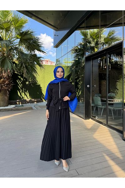 butik hira Pleated Skirt Suit