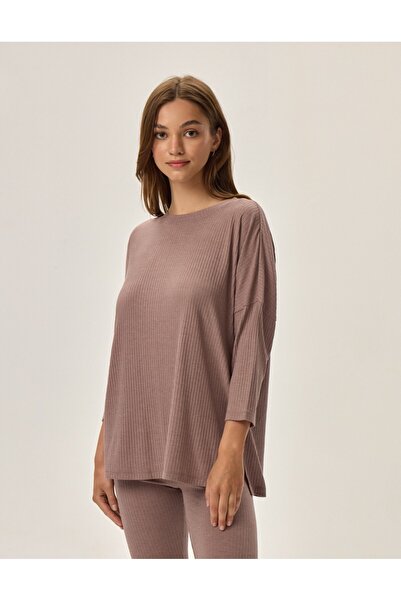 Henderson Everyday Elegance thanks to women's pajamas that stand out for their subtle shade and elegance |Frau