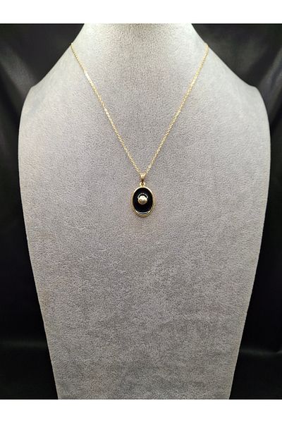 Han Ticarethane Gold Color Black Enamel Seashell Model Necklace