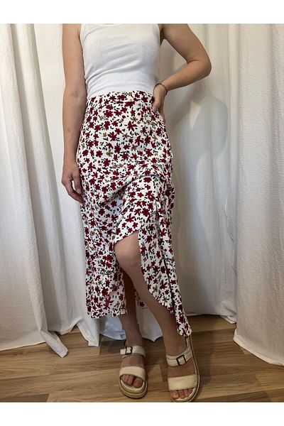 Moda Lounge Flower Slit Detailed Skirt