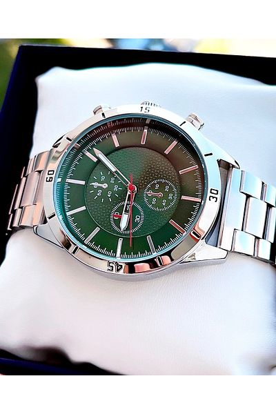 Weluxa Silver Color Green Dial Men's Wristwatch