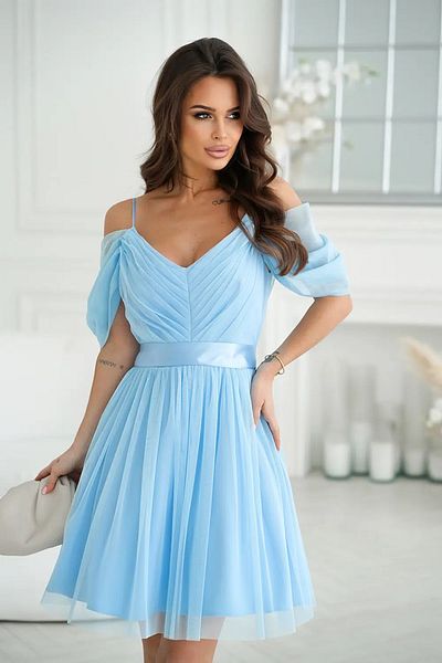UniqueStore.ro Rochie elegantă Marzia Sky din tul cu umeri căzuți