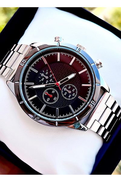 Weluxa Silver Color Black Dial Men's Wristwatch