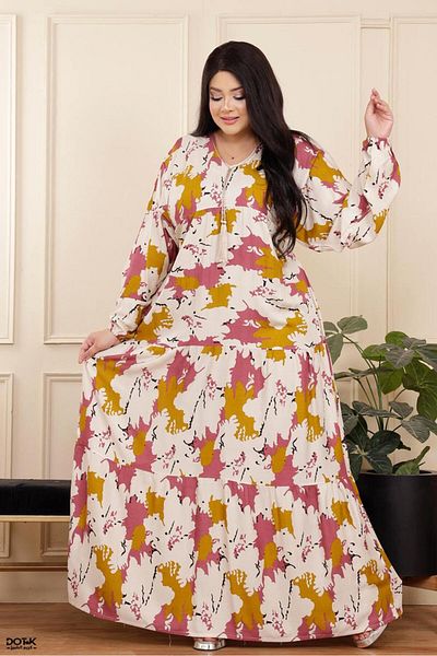 Generies Reception abaya made of viscose with a belt in the middle, treated against shrinkage.