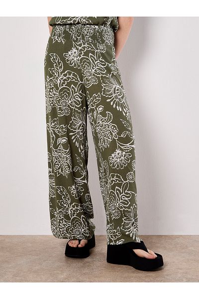 Apricot Sarasa Floral Wide Leg Hose
