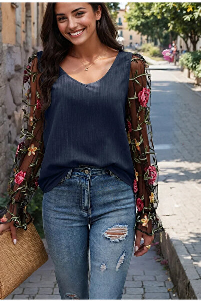 UniqueStore.ro Bluză bleumarin cu mâneci transparente și broderie florală
