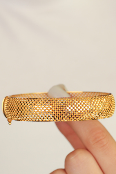 Çgk Çiğdem Gürel Kuyumculuk 8K Altın Geniş File Desenli Kelepçe Bilezik – Işı...