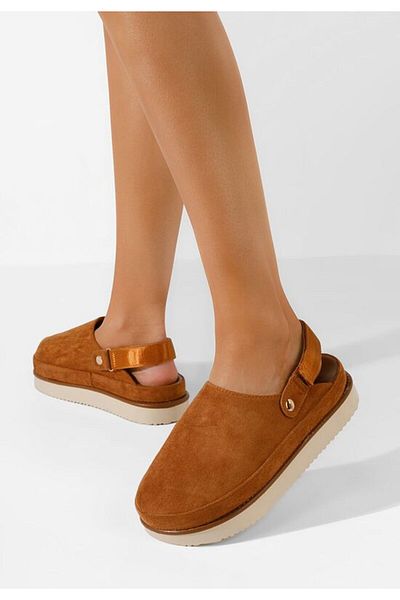 B T Shoes Women's clogs Abira camel