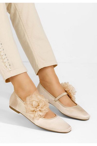 B T Shoes Women's Wanita gold ballerinas