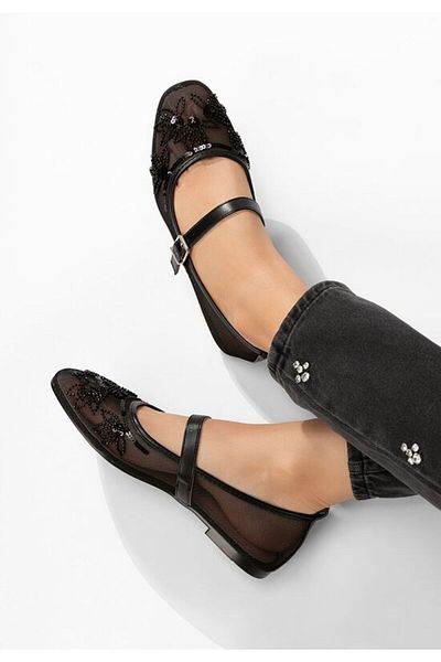 B T Shoes Theressa women's black ballet flats
