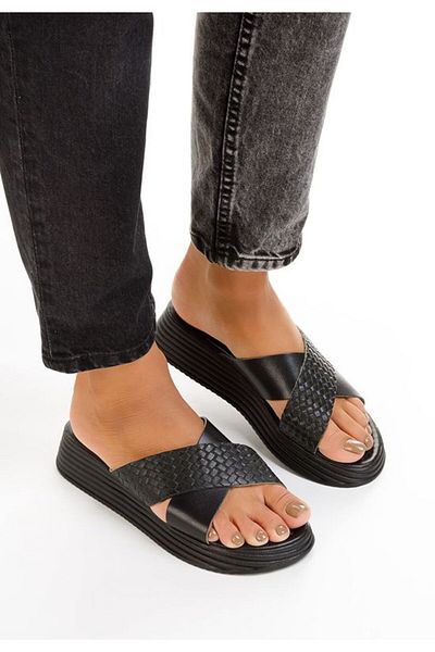 B T Shoes Grado women's black leather slippers