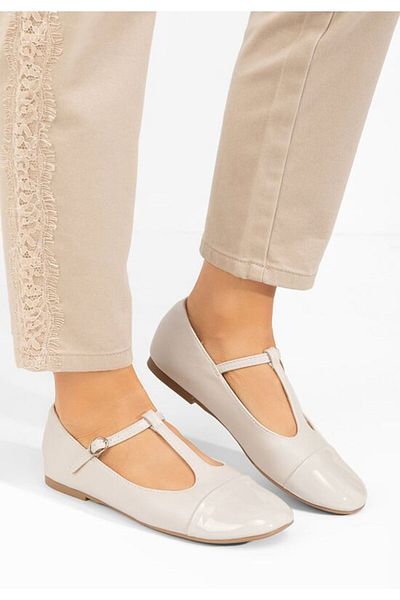 B T Shoes Women's white Nubina ballet flats