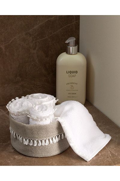 Madame Coco Mavrice Basket Towel Set - White