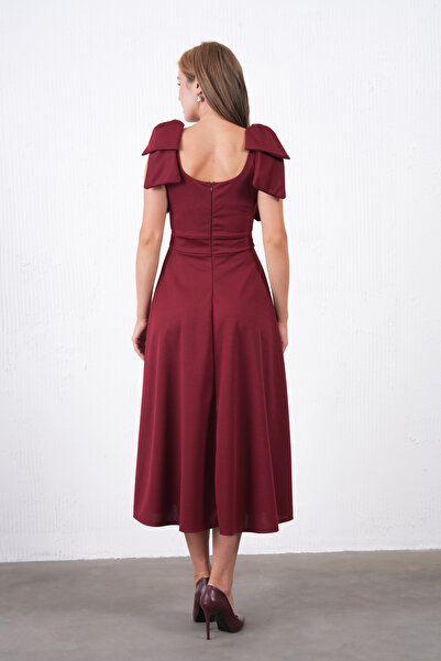 WOMAN VISION Kadın Esnek Krep Kumaş Bağlama Askılı Straplez Yaka Kloş Kesim Midi Boy Bordo Elbise 77127