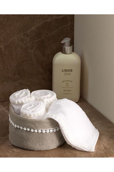 Madame Coco Lavrice Basket Towel Set - White