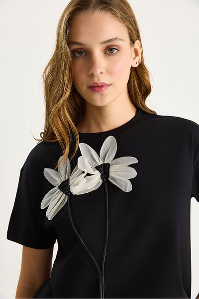 Bianco Lucci Women's Daisy Accessory Short Sleeve Cotton T-Shirt 60602039