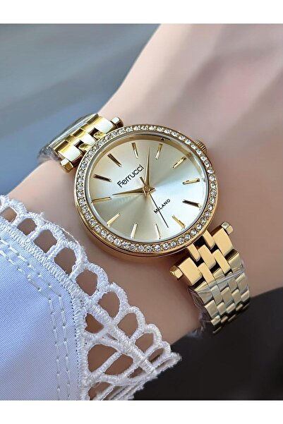 Ferrucci ساعة يد نسائية ميلانو – إطار مزين بالأحجار، حبل معدني ذهبي اللون