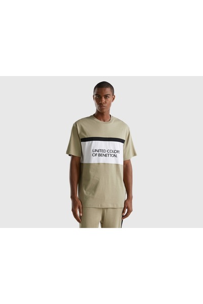 United Colors of Benetton تي شيرت رجالي بأكمام قصيرة وطبعة أمامية