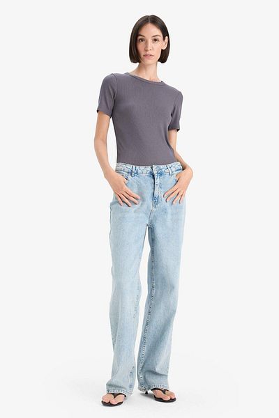 DeFacto Slim Fit Tight Fit Crew Neck Basic Plain Ribbed Camisole Short Sleeve T-Shirt C0097Ax25Au