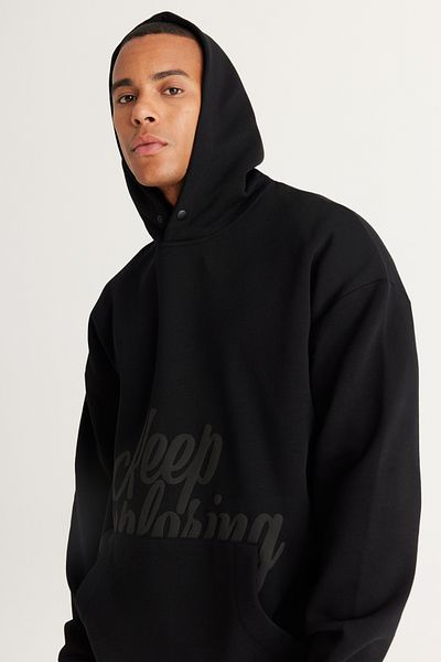 AC&Co / Altınyıldız Classics Men's Black Oversize Fit Loose-Fit Hooded 3 Thread Printed Sweatshirt with Fleece Inside