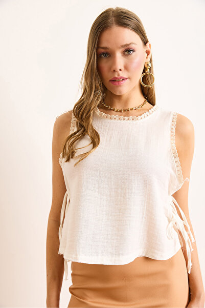 Olalook Γυναικεία λευκή δαντέλα με λεπτομέρεια μπλούζα μουσελίνας με λεπτομέρεια στο πλάι BLZ-19003063