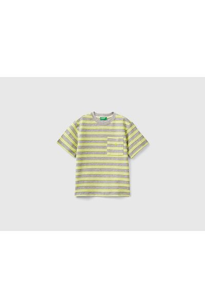 United Colors of Benetton Boys' Striped Front Pocket T-Shirt with Crew Neck