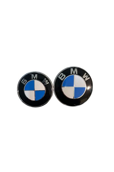 OEM Set 2 embleme compatibile BMW, suport capotă/portbagaj, 82/74mm, alb + albastru