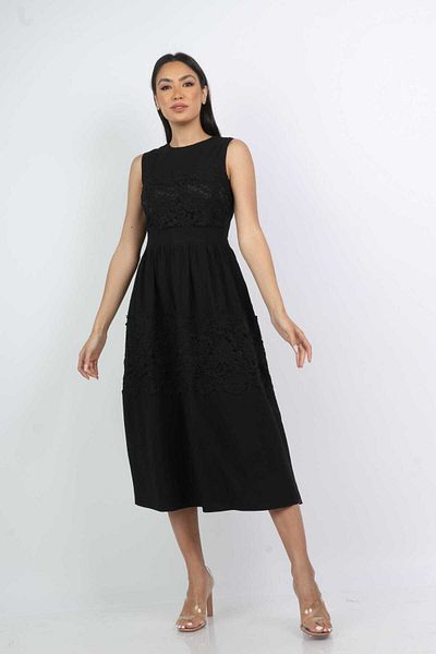 Nichii Women's Lace-Trimmed Midi Dress with No Sleeves - Formal Wear