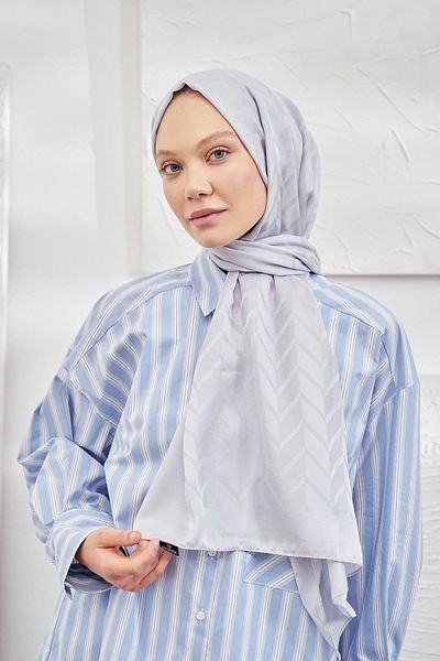 ARMANDA Italian Jacquard Zigzag Pattern Shawl - Silver