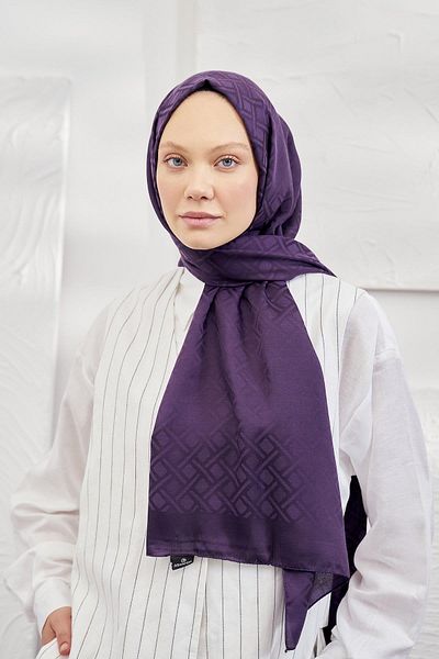 ARMANDA Italian Jacquard Geometric Pattern Shawl - Plum