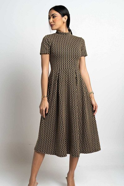 Nichii Women's Short Sleeve Midi Dress with Fitted Waist and Print