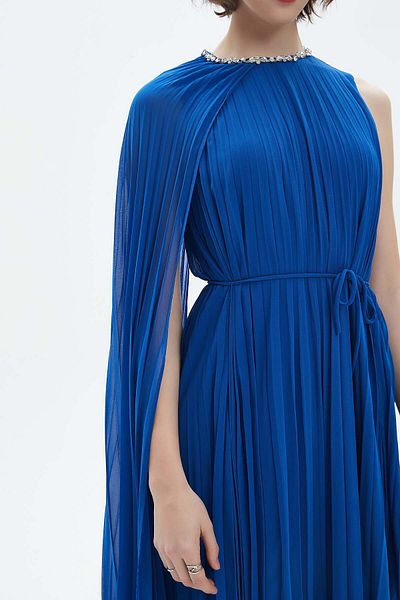 Nichii Sleeveless Long Pleated Dress with Round Neck