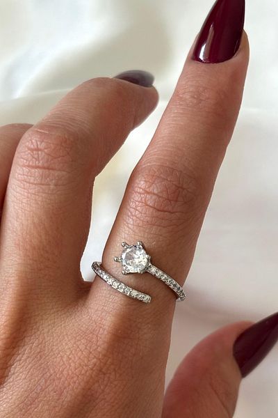 Leo'Stone Imported Series 6-Sleeve Single Stone Design Adjustable Women's Steel Ring