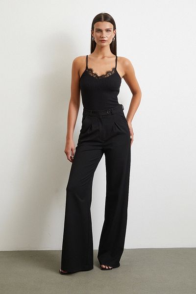 Never more Lace Detailed Strap Ball Black