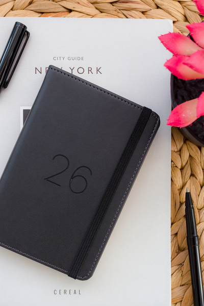 Matt Notebook 2026 Yılı Lastikli Günlük Cep Ajandası 12 Aylık Siyah