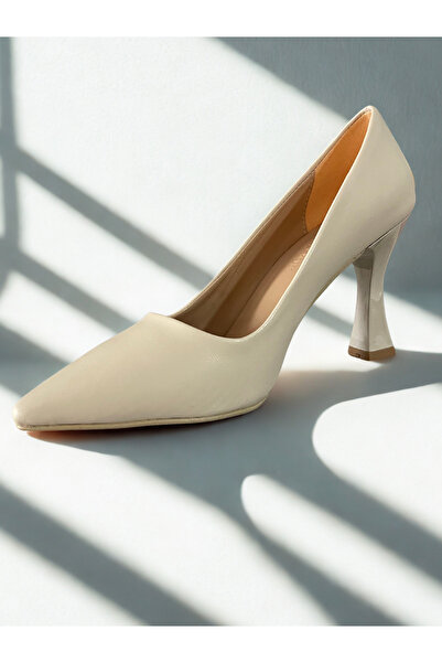 By Selçuk sivri burun ortopedik topuklu stiletto ayakkabı