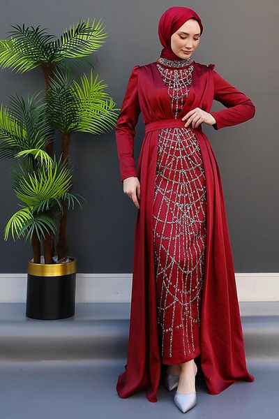 GİYZAMİLA Βραδινό φόρεμα με κεντημένη κάπα Claret Red