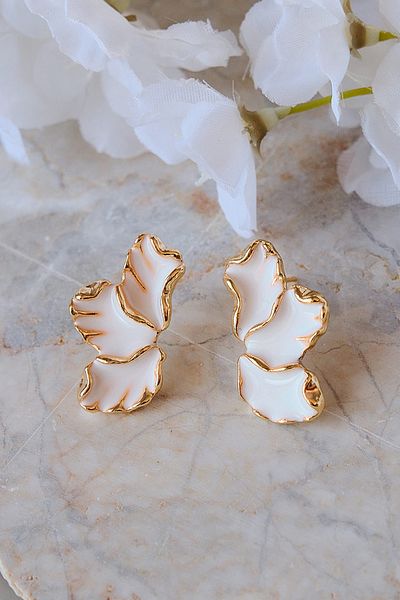 AURRARİ White Enamel Leaf Earrings