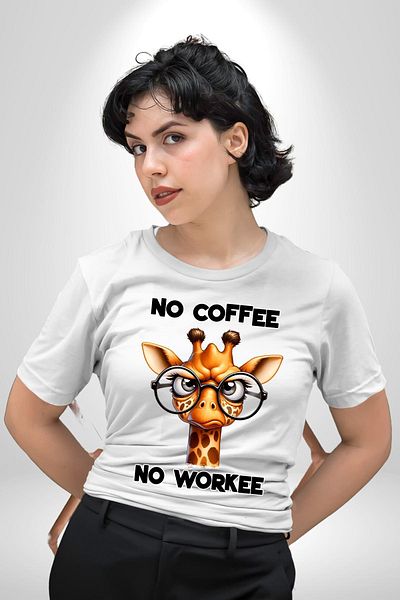 Angemiel تي شيرت مطبوع عليه I Don't Work Without Coffee Giraffe بتصميم مضحك أبيض كبير الحجم للنساء والرجال