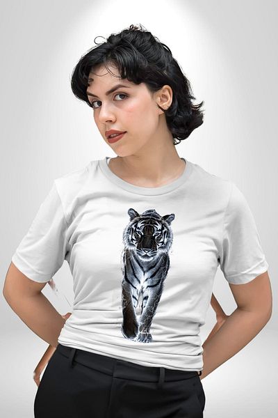 Angemiel تي شيرت أبيض مطبوع من الأمام للنساء والرجال من White Tiger Artistic