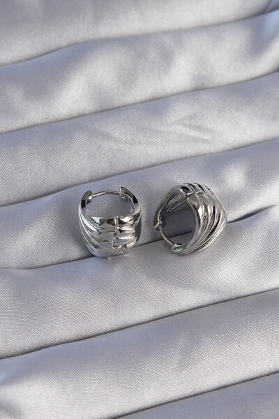 Skygo Brass Silver Color Serrated Minimal Curved Design Earrings - Tj-Bkp9081